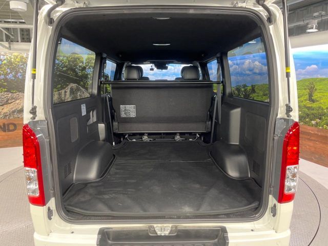 TOYOTA HIACE VAN 2WD 2023 Image 31