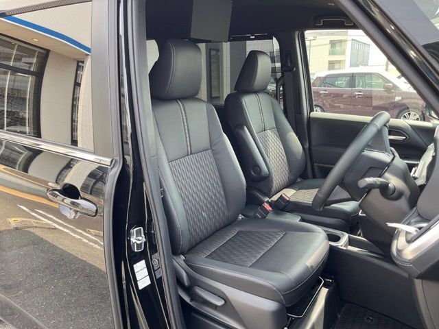 TOYOTA NOAH HYBRID 2024 Image 31