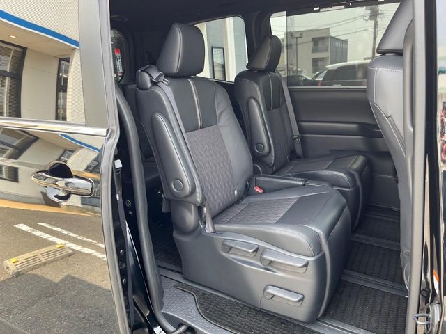 TOYOTA NOAH HYBRID 2024 Image 31