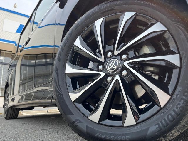 TOYOTA NOAH HYBRID 2024 Image 31