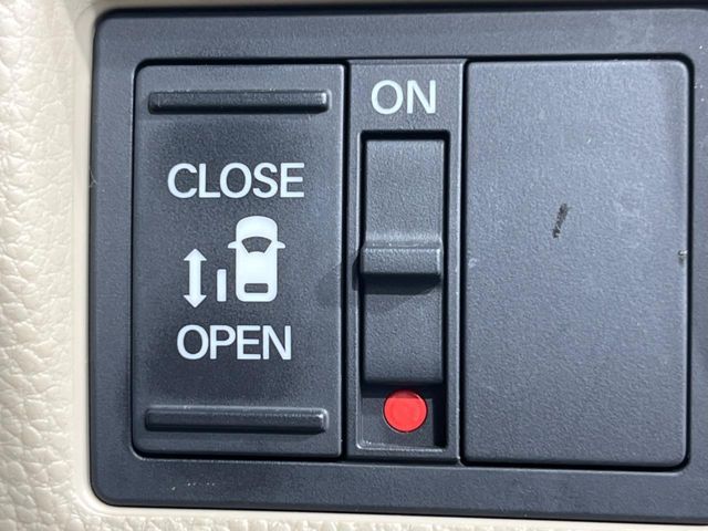 HONDA N BOX 2018 Image 31