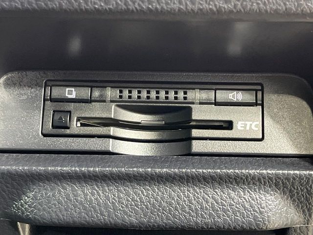 TOYOTA VOXY 2015 Image 31