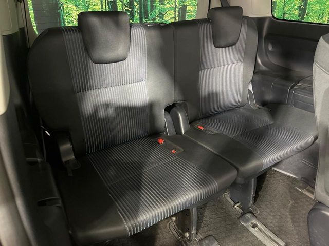 TOYOTA VOXY 2015 Image 31