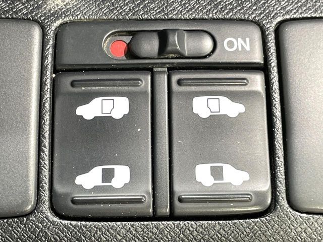 HONDA STEPWAGON SPADA 2013 Image 31