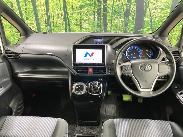 TOYOTA VOXY HYBRID 2016 Image 31