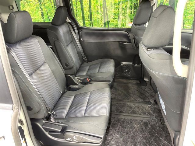 TOYOTA VOXY HYBRID 2016 Image 31