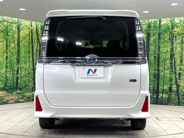 TOYOTA VOXY HYBRID 2016 Image 31