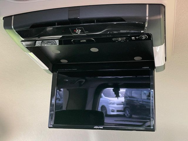 NISSAN ELGRAND 2019 Image 31
