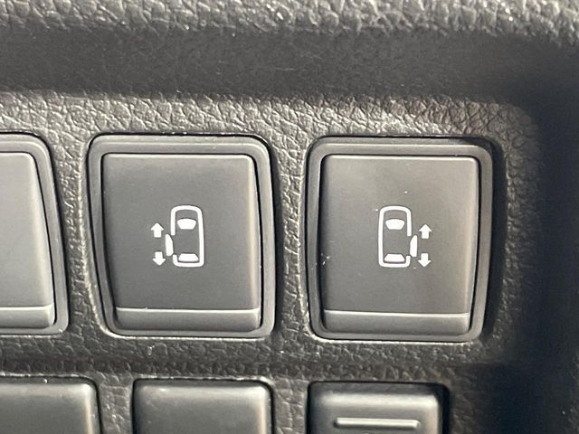 NISSAN ELGRAND 2019 Image 31