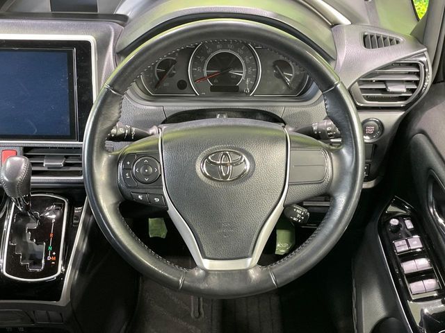 TOYOTA VOXY 2020 Image 31