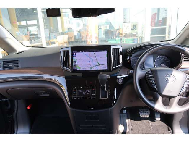 NISSAN ELGRAND  4WD 2022 Image 31