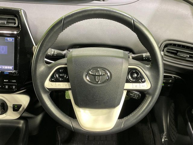 TOYOTA PRIUS 2017 Image 31