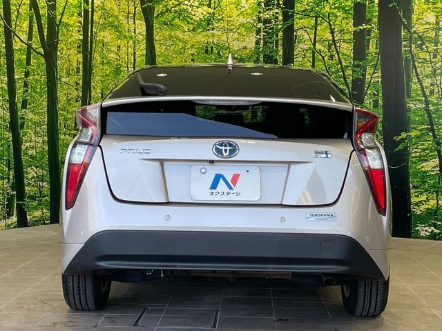 TOYOTA PRIUS 2017 Image 31