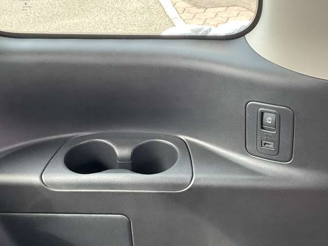 NISSAN SERENA  S-HYBRID 4WD 2018 Image 31