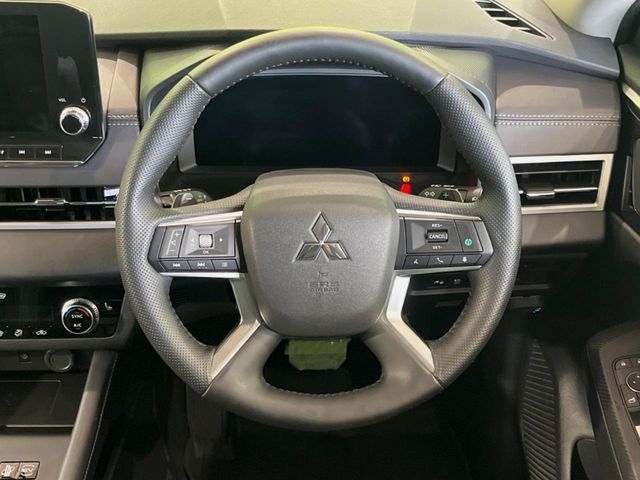 MITSUBISHI OUTLANDER PHEV 2023 Image 31