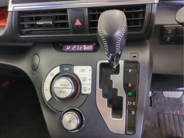 TOYOTA SIENTA 2017 Image 31