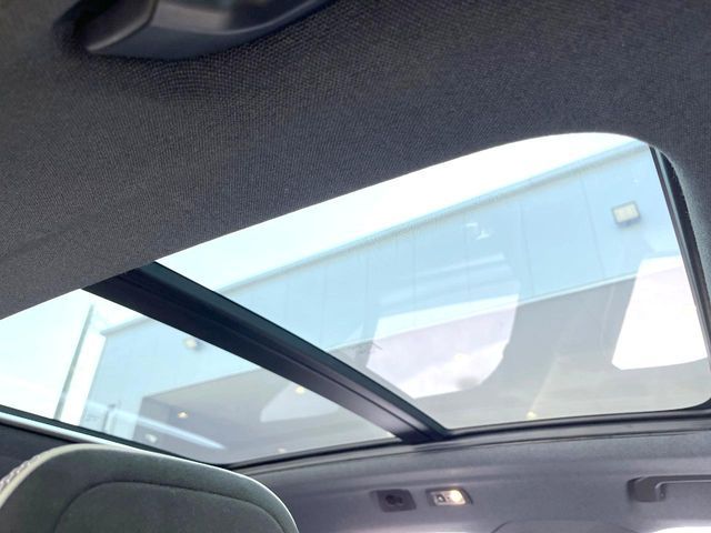 VOLVO XC40 2018 Image 31