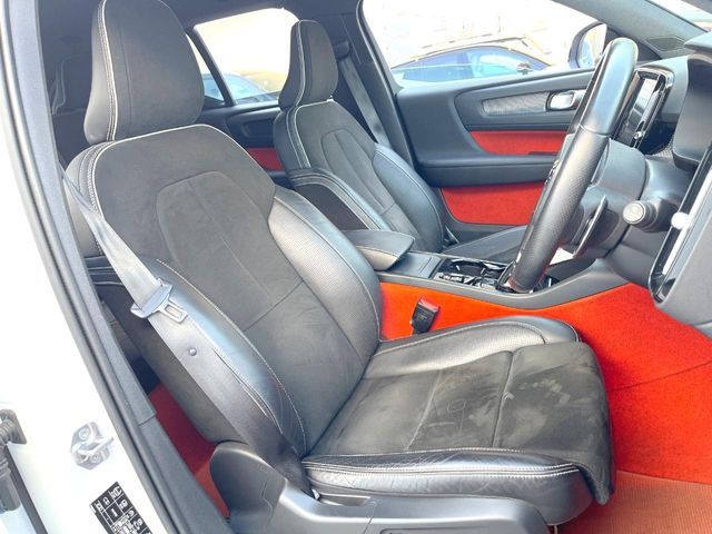 VOLVO XC40 2018 Image 31