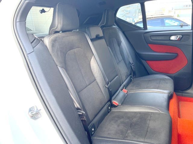 VOLVO XC40 2018 Image 31