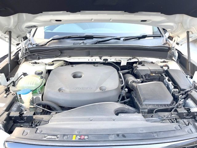 VOLVO XC40 2018 Image 31