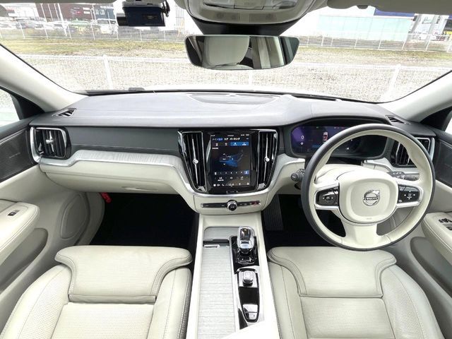 VOLVO V60 2024 Image 31