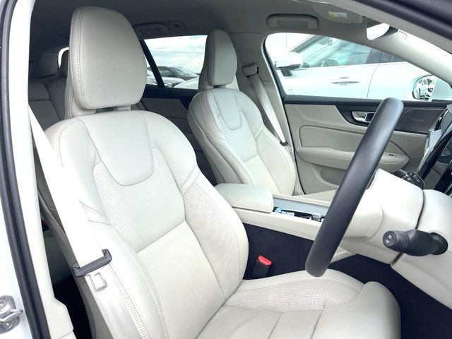 VOLVO V60 2024 Image 31