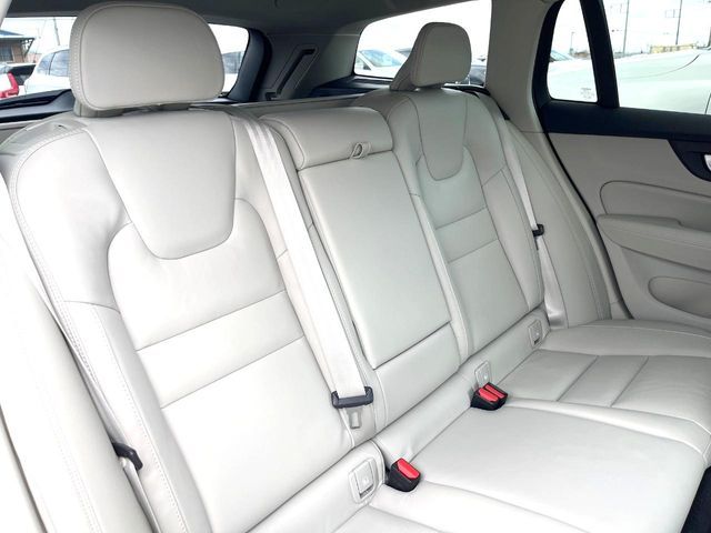 VOLVO V60 2024 Image 31