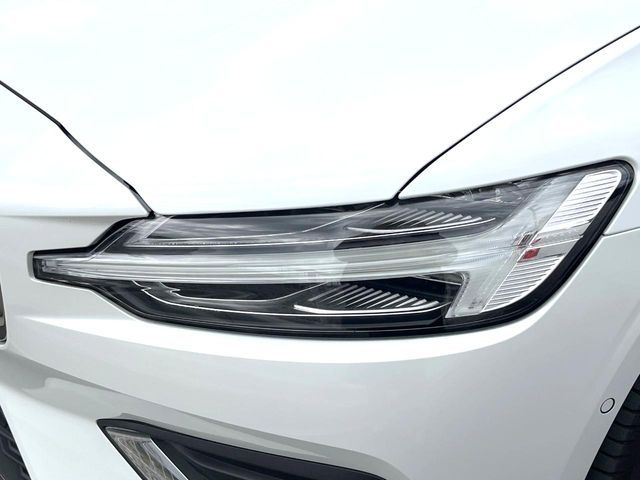 VOLVO V60 2024 Image 31