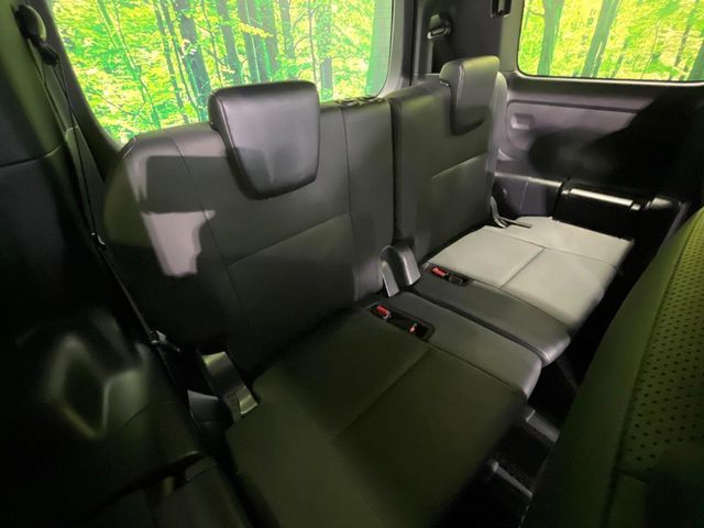 TOYOTA ESQUIRE HYBRID 2017 Image 31