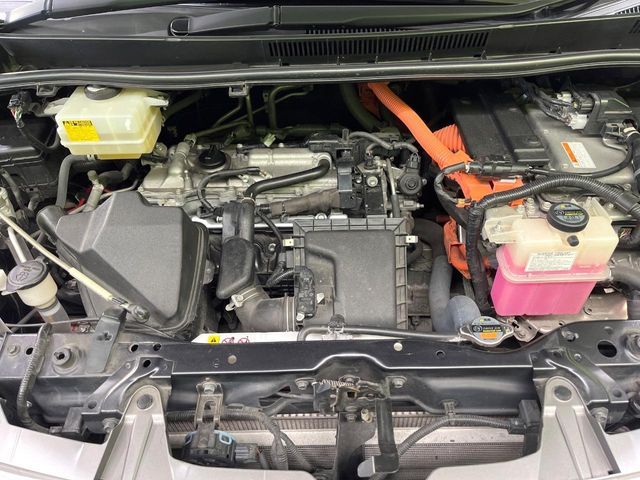 TOYOTA ESQUIRE HYBRID 2017 Image 31