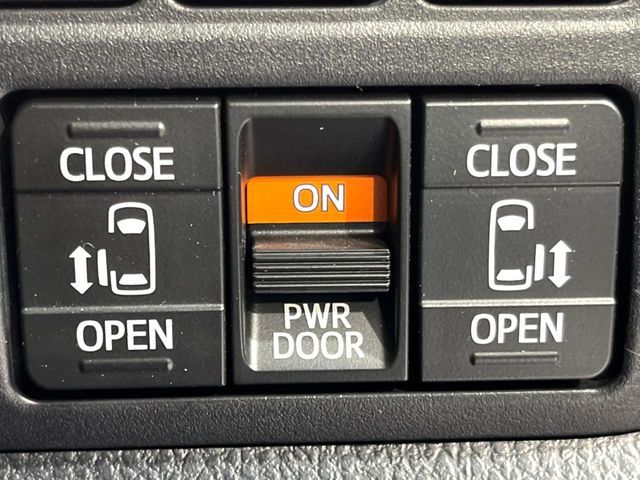 TOYOTA NOAH 4WD 2016 Image 31