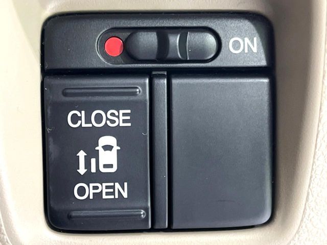 HONDA N BOX 4WD 2015 Image 31