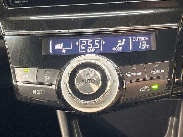 TOYOTA PRIUS ALPHA 2018 Image 31