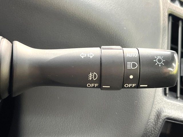 TOYOTA PRIUS ALPHA 2018 Image 31