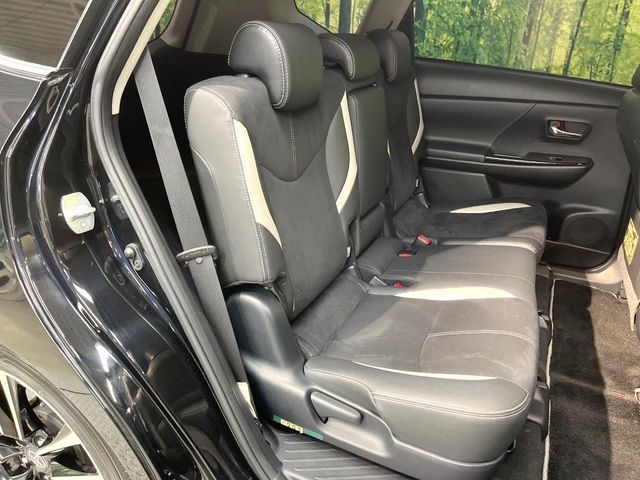 TOYOTA PRIUS ALPHA 2018 Image 31