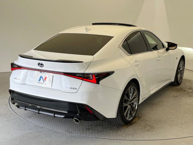 TOYOTA LEXUS IS300H 2021 Image 31