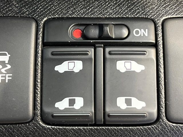 HONDA STEPWAGON SPADA 2012 Image 31