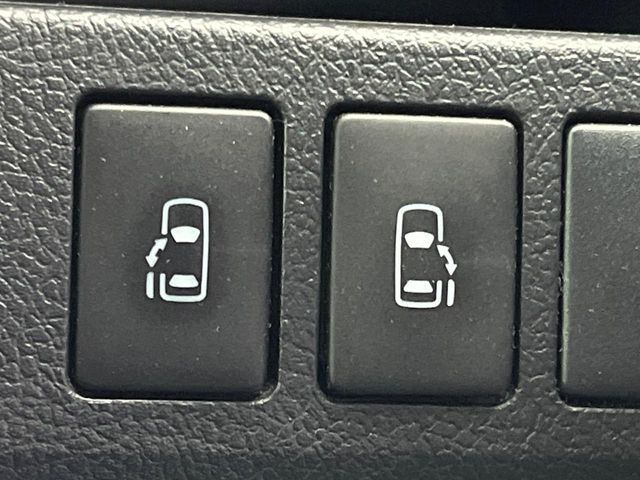 TOYOTA VOXY 2012 Image 31