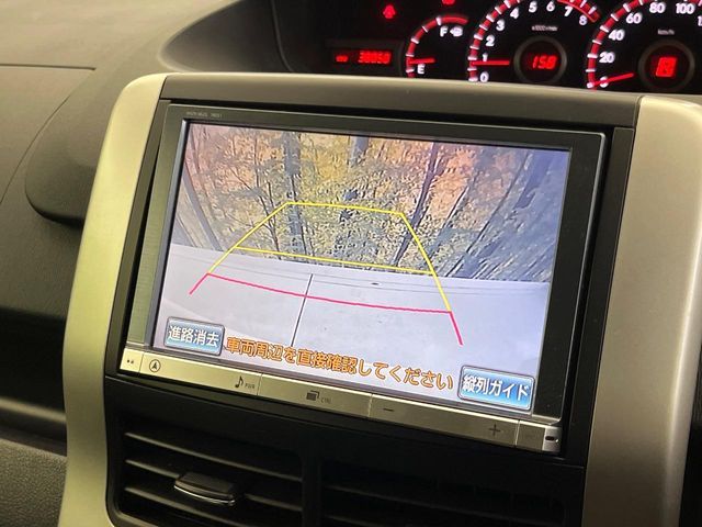 TOYOTA VOXY 2012 Image 31