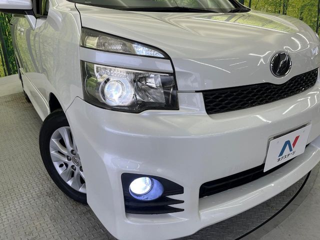 TOYOTA VOXY 2012 Image 31