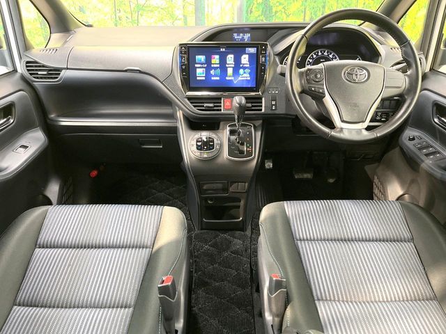 TOYOTA VOXY 2015 Image 31