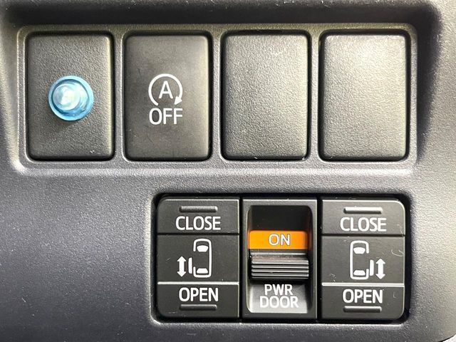 TOYOTA VOXY 2015 Image 31