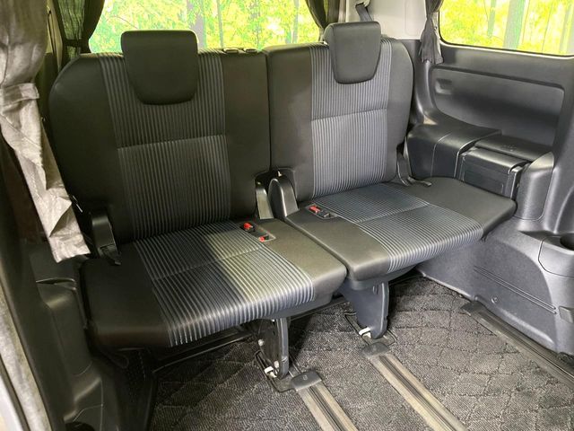 TOYOTA VOXY 2015 Image 31