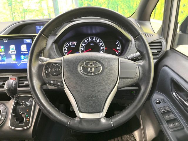 TOYOTA VOXY 2015 Image 31