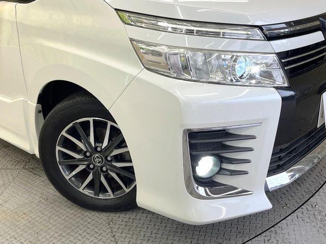TOYOTA VOXY 2015 Image 31