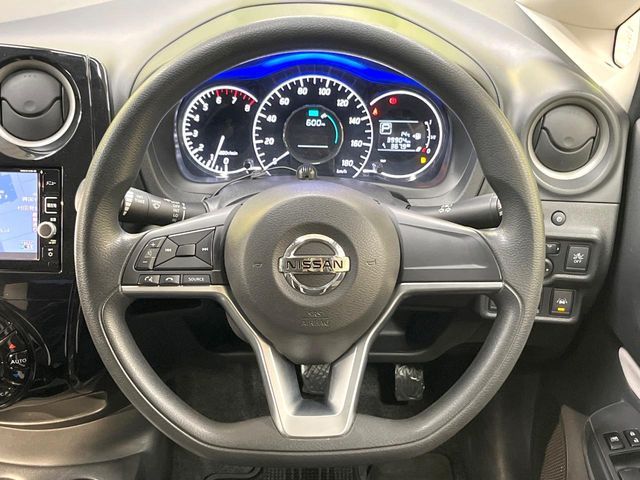 NISSAN NOTE 2017 Image 31