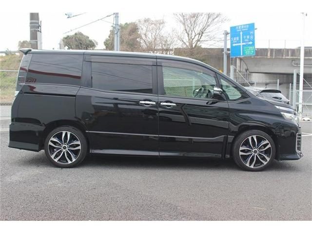 TOYOTA VOXY 2016 Image 31