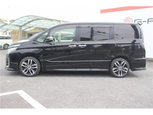 TOYOTA VOXY 2016 Image 31