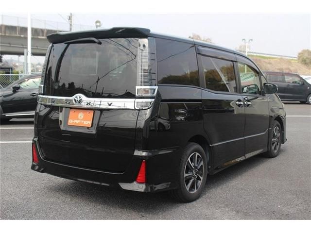 TOYOTA VOXY 2017 Image 31