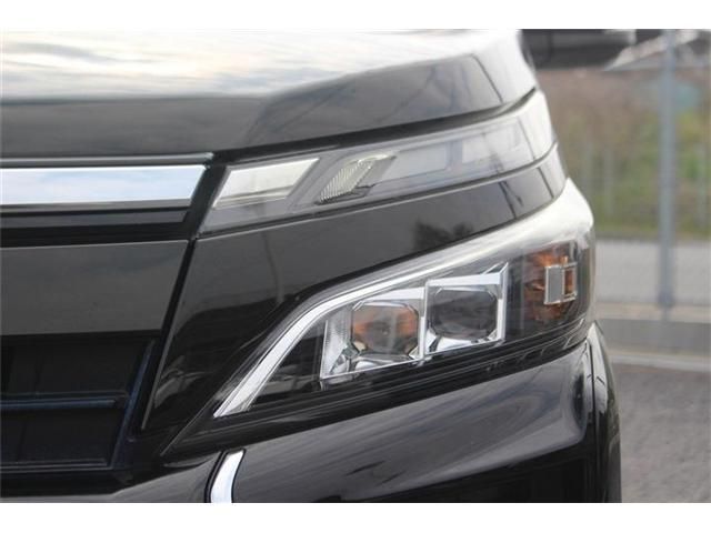 TOYOTA VOXY 2017 Image 31